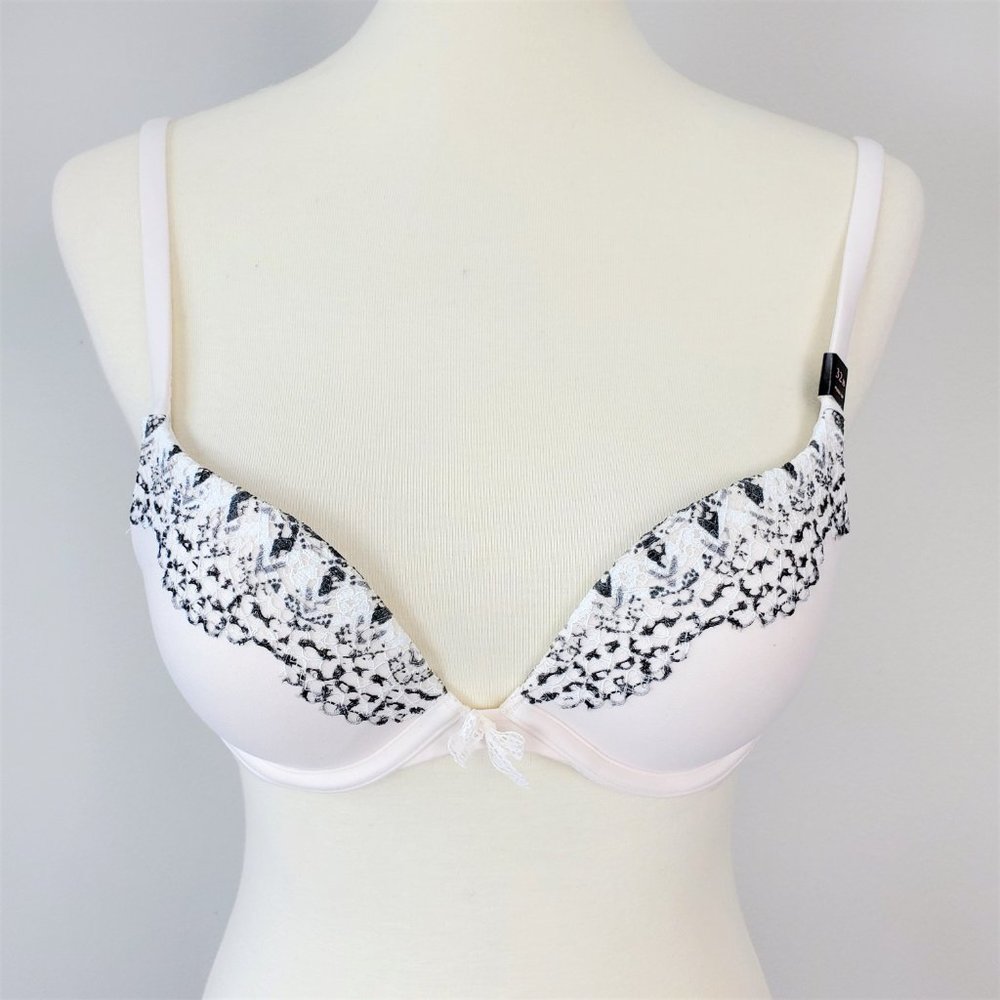 NWT Victoria’s Secret Body by Victoria White Gray Lace Push-Up Bra Size 32B